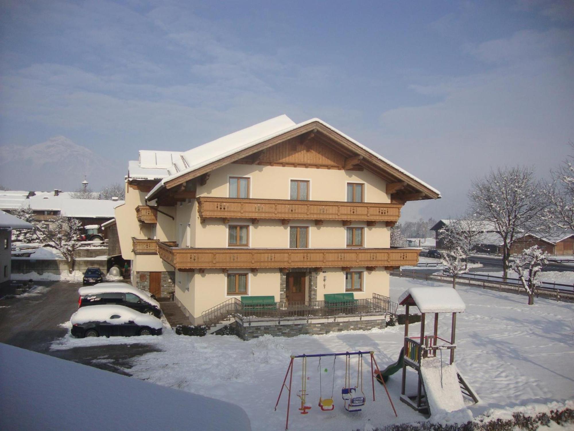 Gaestehaus Schwoagerhof Vakantieboerderij Fügen