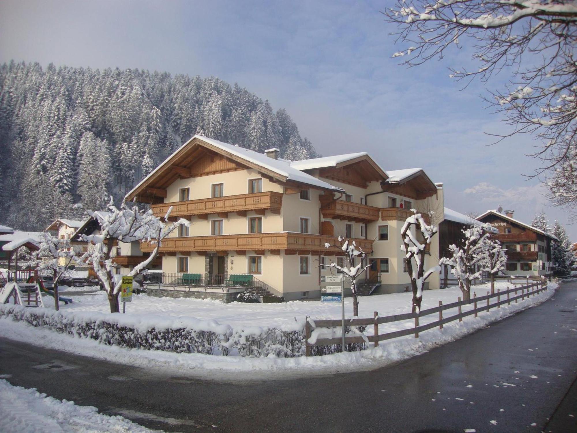 Farm stay Gaestehaus Schwoagerhof Fuegen